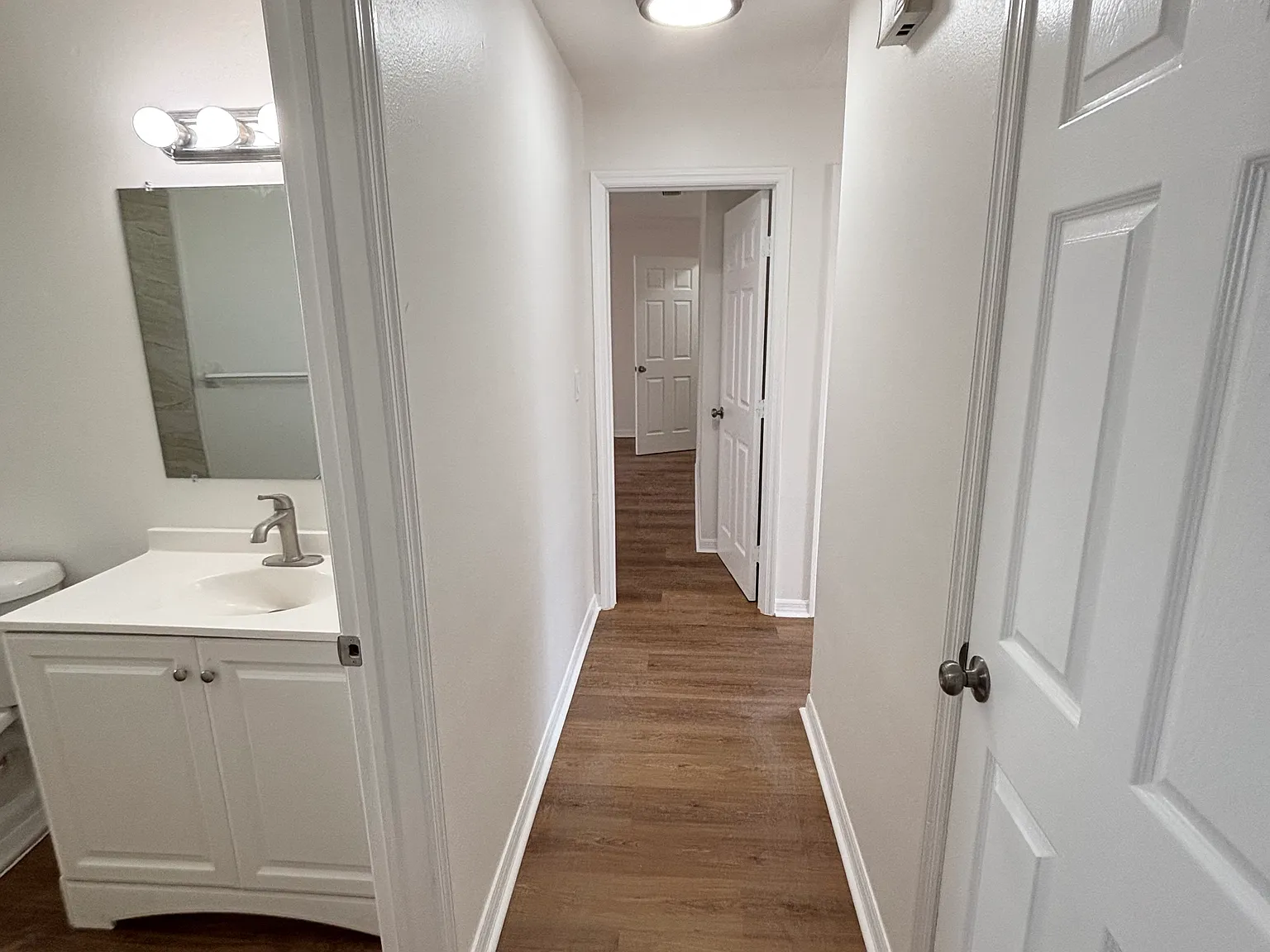 2 bed, 1070 sqft, $1,395 — Photo 4