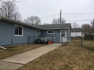 304 Hawthorne Ter, Manitowoc, WI 54220