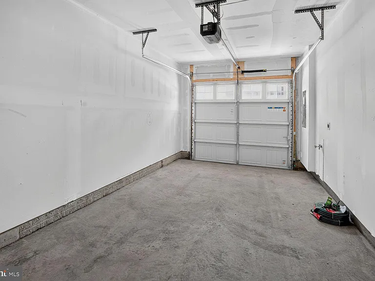 29 Merion Ave — Photo 22