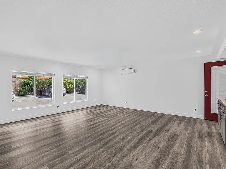 8101 Larson Avenue — Photo 10