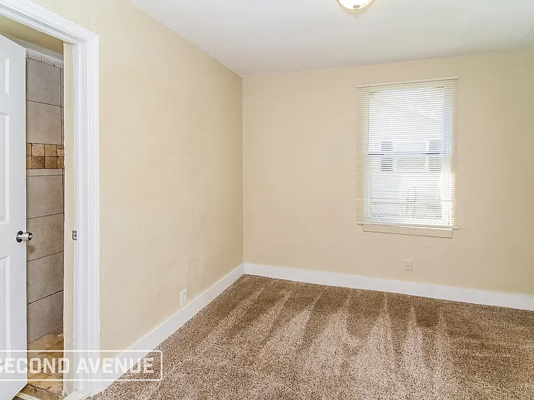 1201 W 27th St — Photo 17