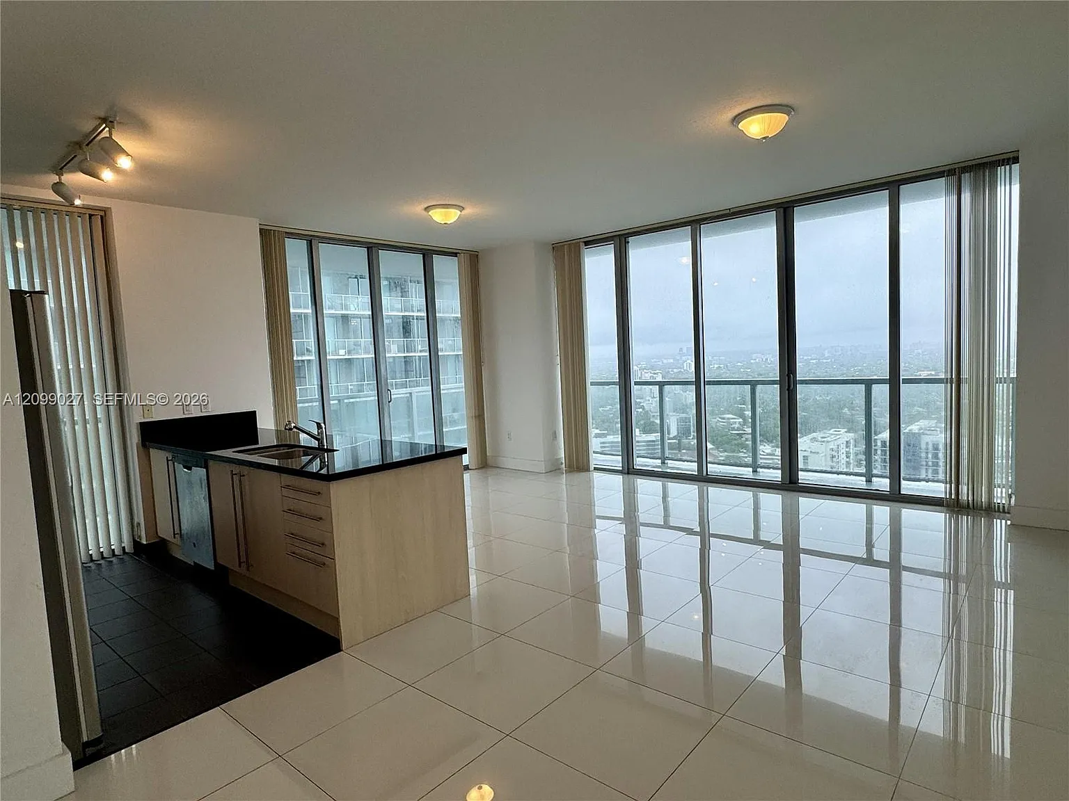 Axis/Brickell 02 Condo — Photo 3