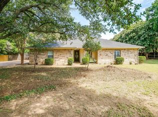 418 Country Meadow Dr, Mansfield, TX