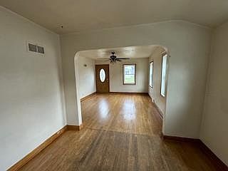 5th image of 595 E Kinder St