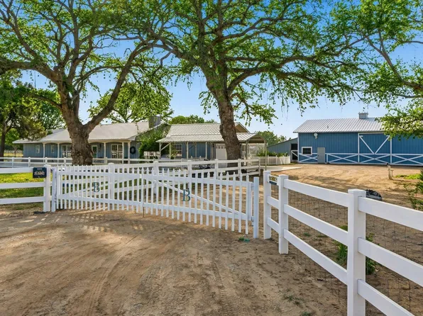 522 Clark Cir SW, Albuquerque, NM 87105