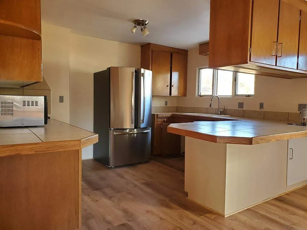 3 bed, 2104 sqft, $1,850 — Photo 3