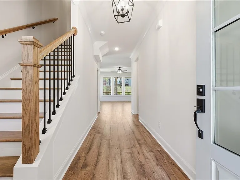 120 Poplar St — Photo 4