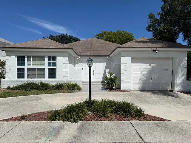 4 bed, 1940 sqft, $4,600 — Photo 2