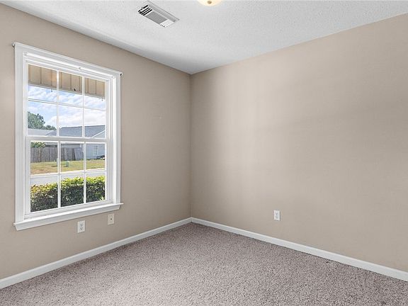 4th image of 129 Peyton Ln