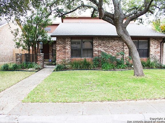 2nd image of 3743 Hunters Circle St