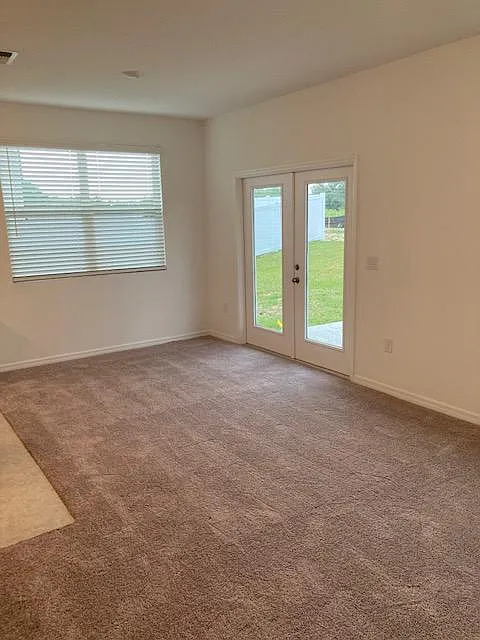1032 Appleton St — Photo 4