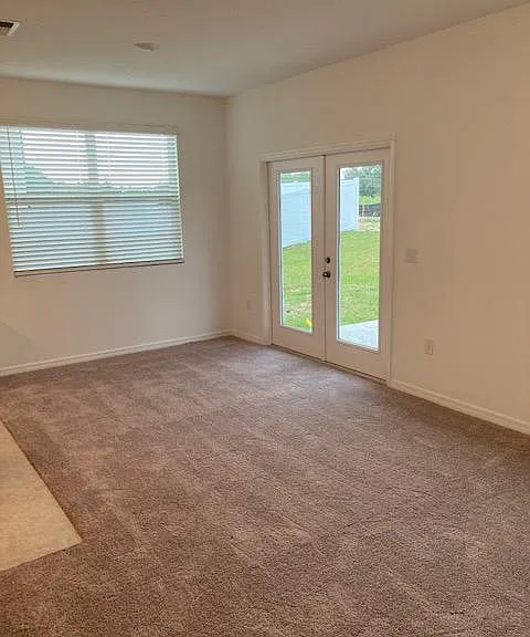 1032 Appleton St — Photo 4