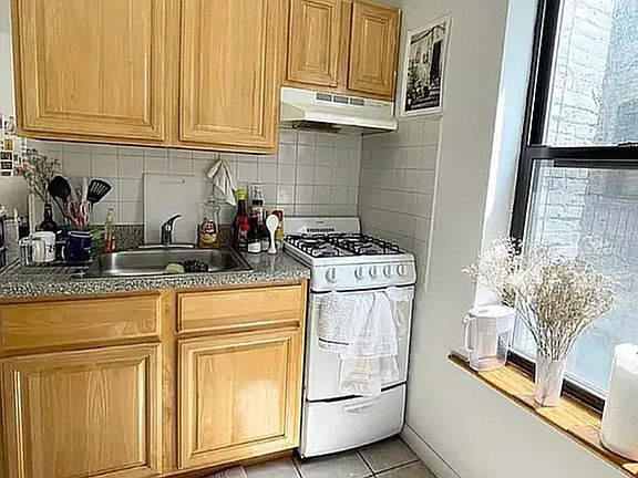 3rd image of 131 Avenue A APT 14