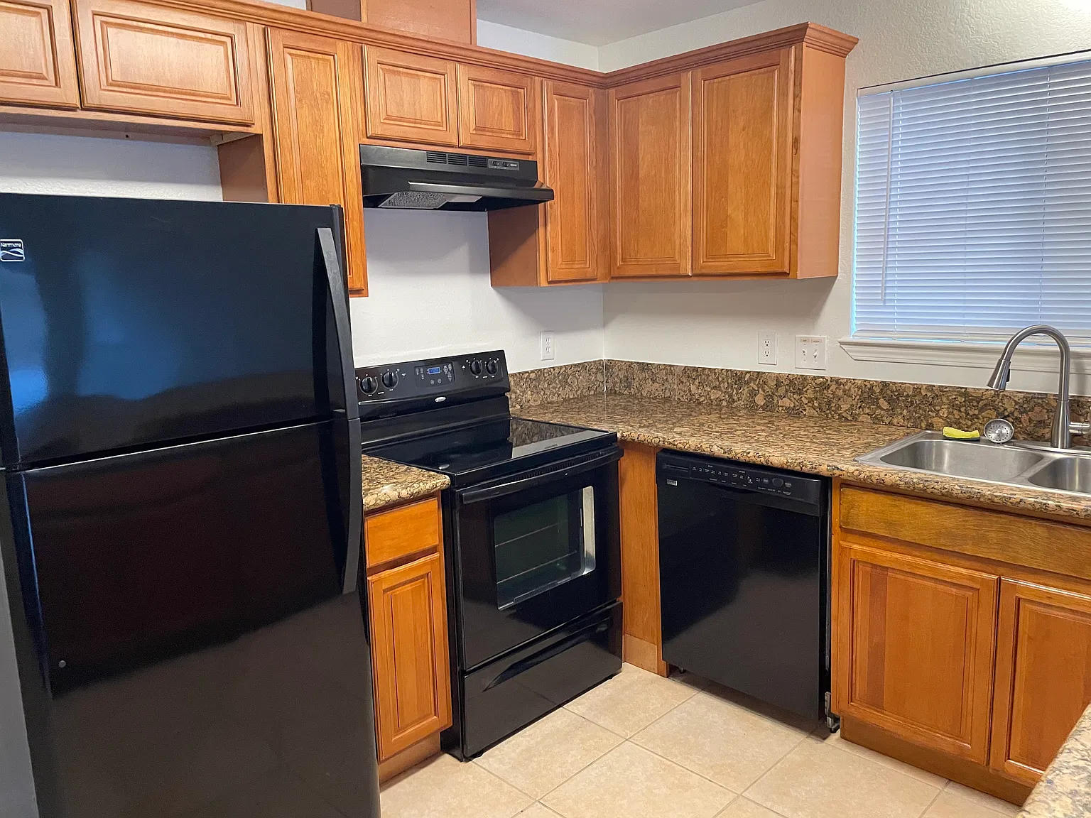3 bed, 1503 sqft, $2,600 — Photo 2