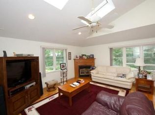 10 Ronald Ln, Shrewsbury, MA 01545