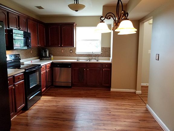 3rd image of 3804 Sugar Creek Dr