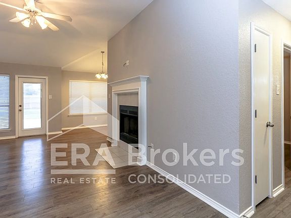 4th image of 1614 Twisted Oak Dr #Twistedoak1614