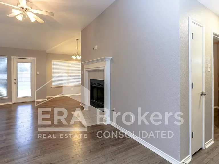 1614 Twisted Oak Dr #TWISTEDOAK1614 — Photo 4