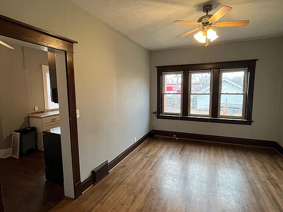 5th image of 4009 Izard St