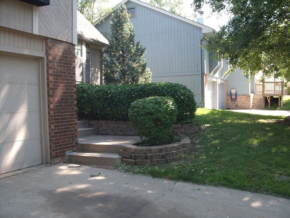 2nd image of 12206 E 58th Ter