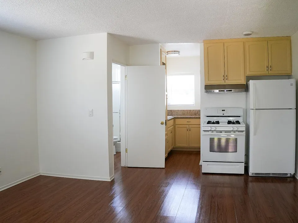 2707 Pomeroy Ave #5