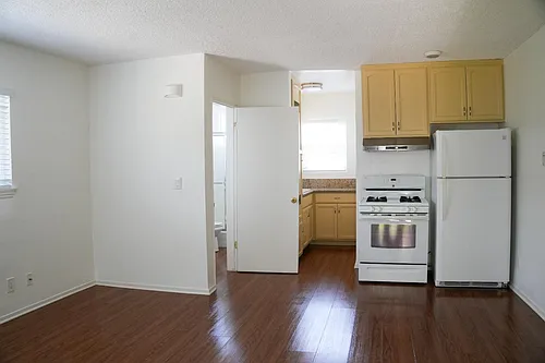 2707 Pomeroy Ave #5 Photo 1