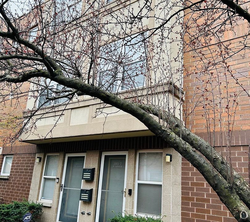 1st image of 3951 W Ainslie St APT 7