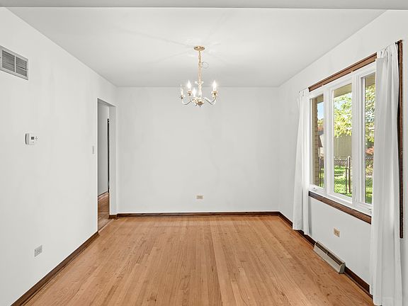 4th image of 15252 Orchid Ln