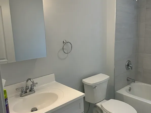 1014-1016 S Humphrey Ave #2N, Oak Park, IL 60304