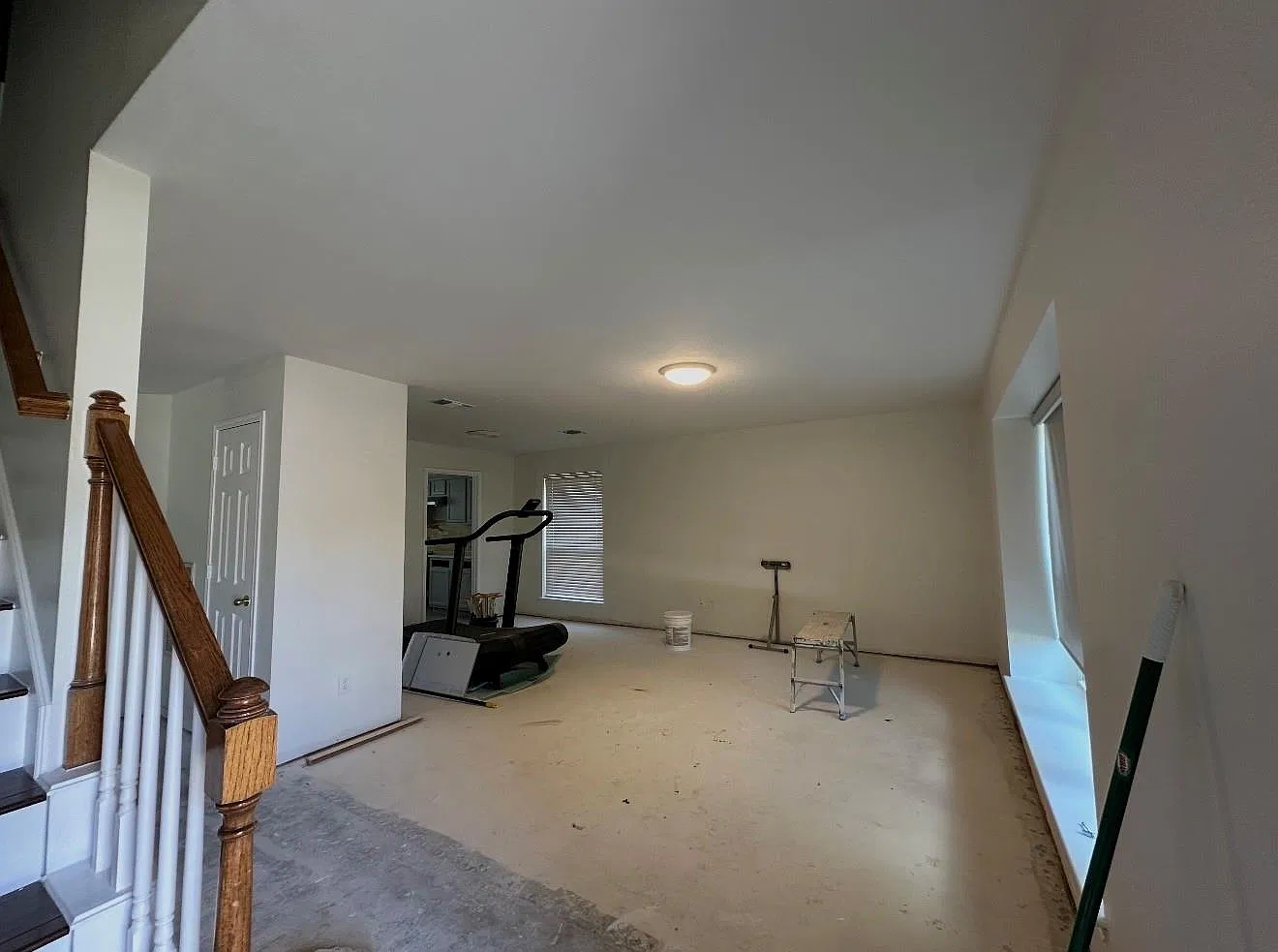4 bed, 2.5 bath, 2245 sqft, $2,400 — Photo 3