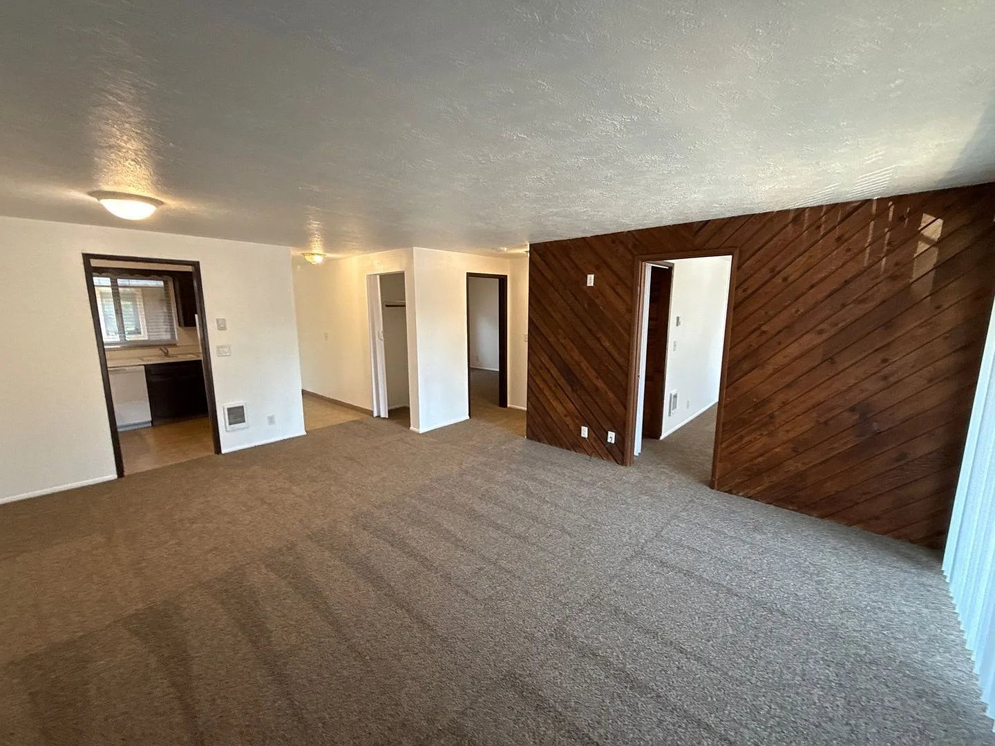 2 bed, 1.0 bath, 629 sqft, $1,295 — Photo 4