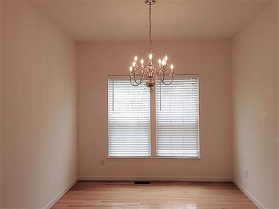 4th image of 111 Leather Leaf Ln