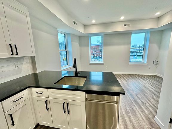 2nd image of 2303 Frankford Ave #O4