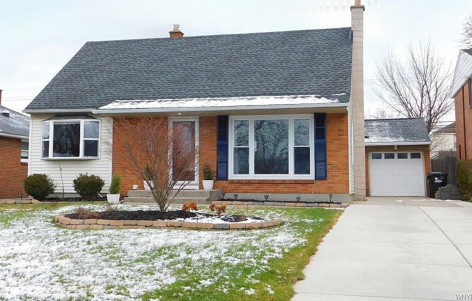 1st image of 132 Pinewoods Ave
