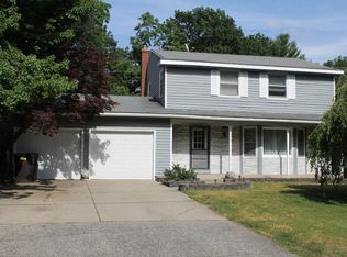 5074 Maple Creek Ave SE, Kentwood, MI 49508
