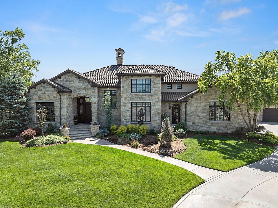 1st image of 2324 N Rosemont Ct