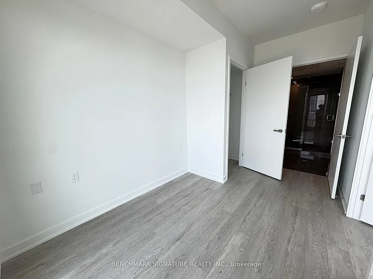 88 Queen St E #4603 — Photo 8