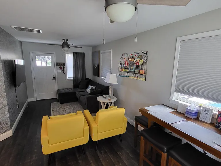 82 Warwick Rd — Photo 6
