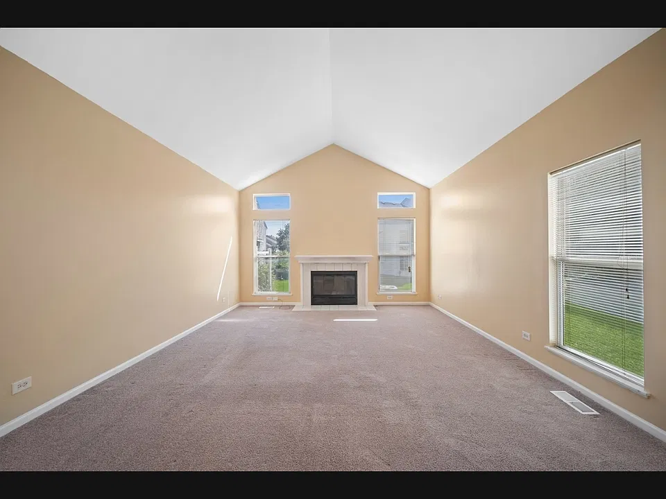 946 Cynthia Ln