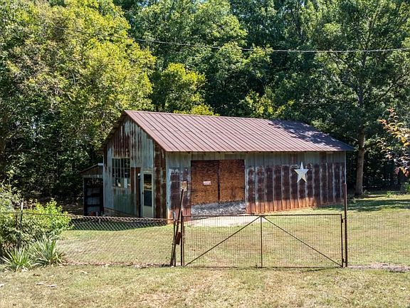 2nd image of 2045 Ila Rd