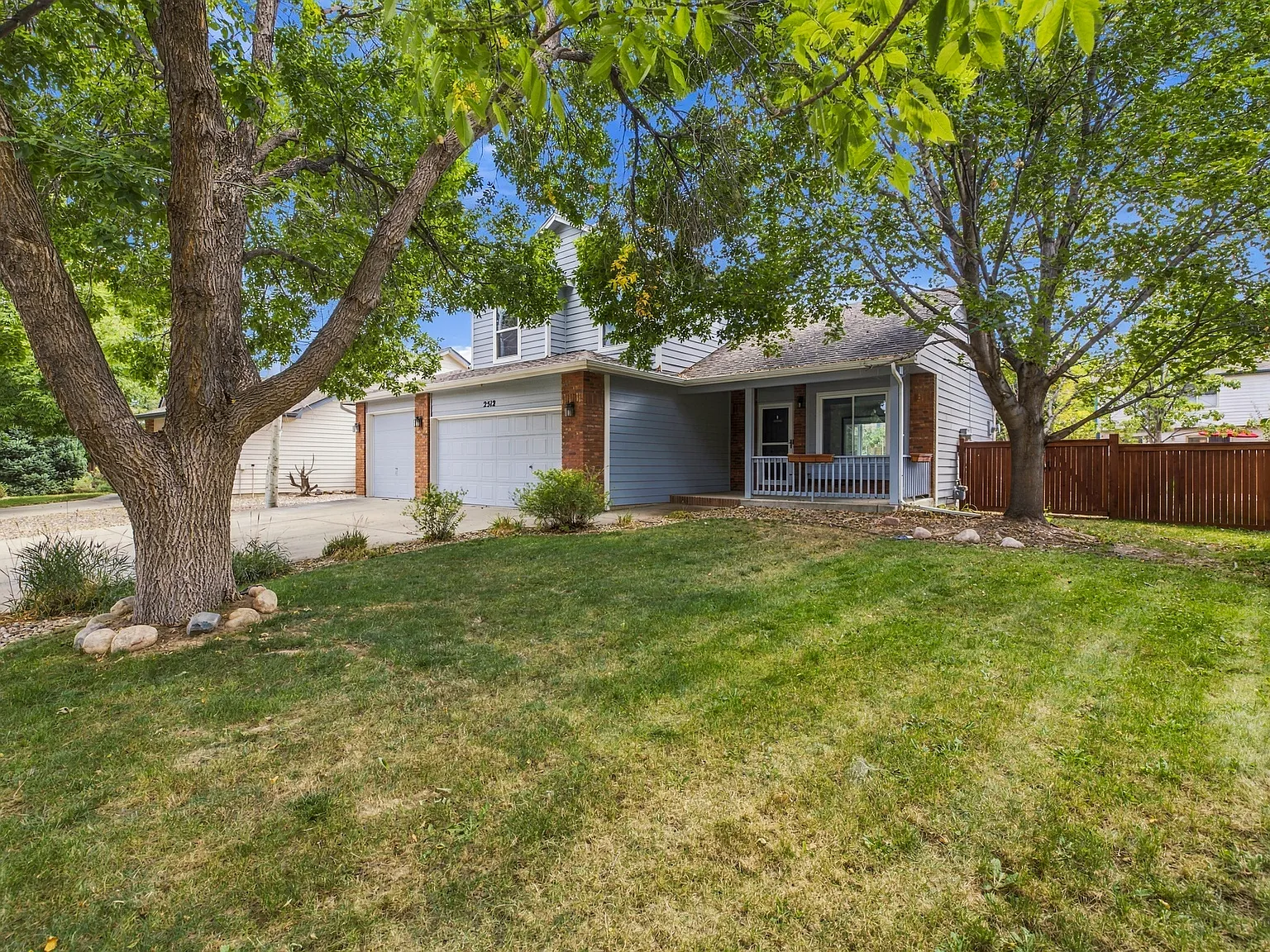 2512 Anemonie Dr — Photo 2