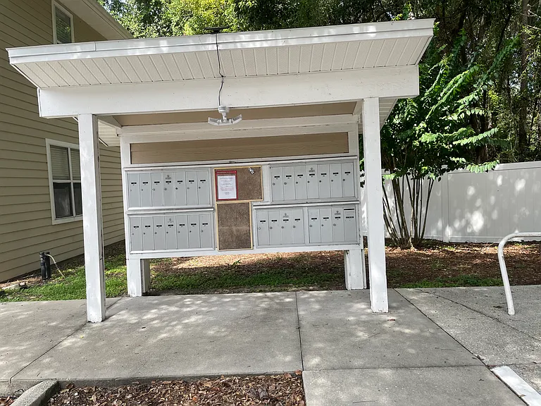 1710 NW 7th St — Photo 17