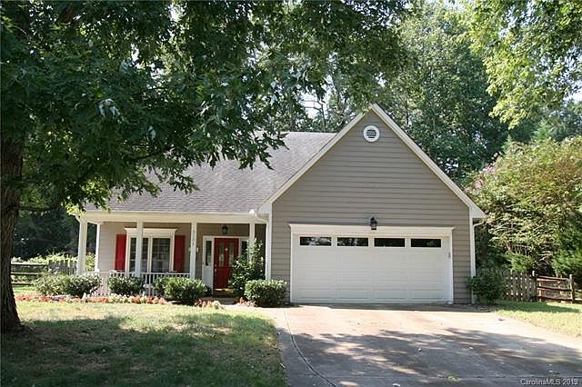 1st image of 3201 Crescent Knoll Dr