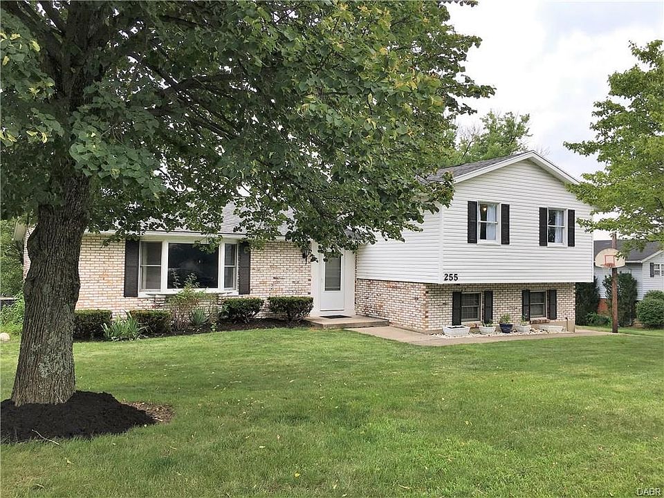 1st image of 255 Orchard Hill Dr