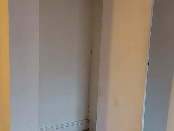 4th image of 20 Vernon Ave #3