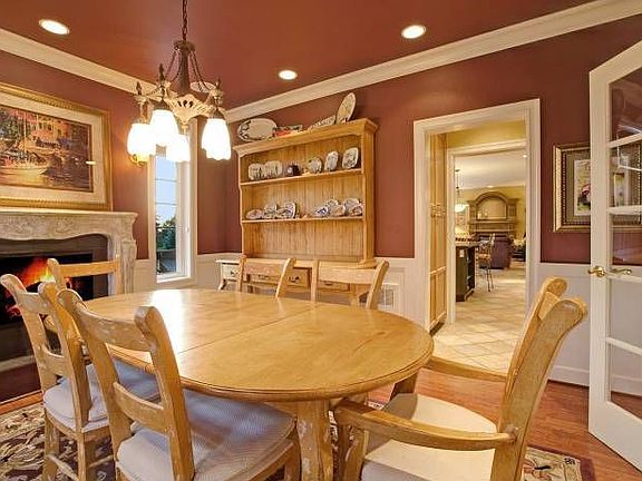 Formal Dining
