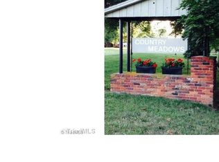 828 Crossridge Ln, Kernersville, NC 27284