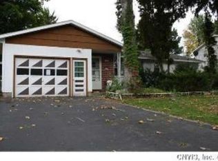 117 Riverglen Rd W, Clay, NY 13090