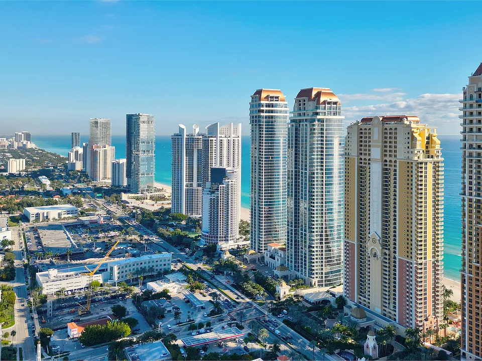 17901 Collins Ave #1102