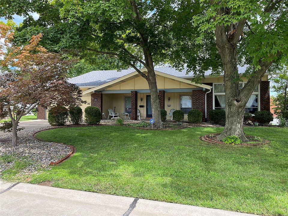 1st image of 645 Coachway Ln